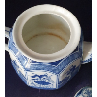 Lange Lijs theepot, gemerkt